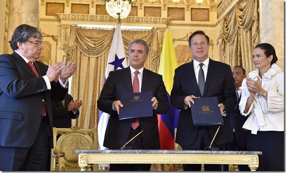 Los Presidentes Duque y Varela tras la firma del Acuerdo de Entendimiento para fortalecer instrumentos en la lucha contra la trata de personas.