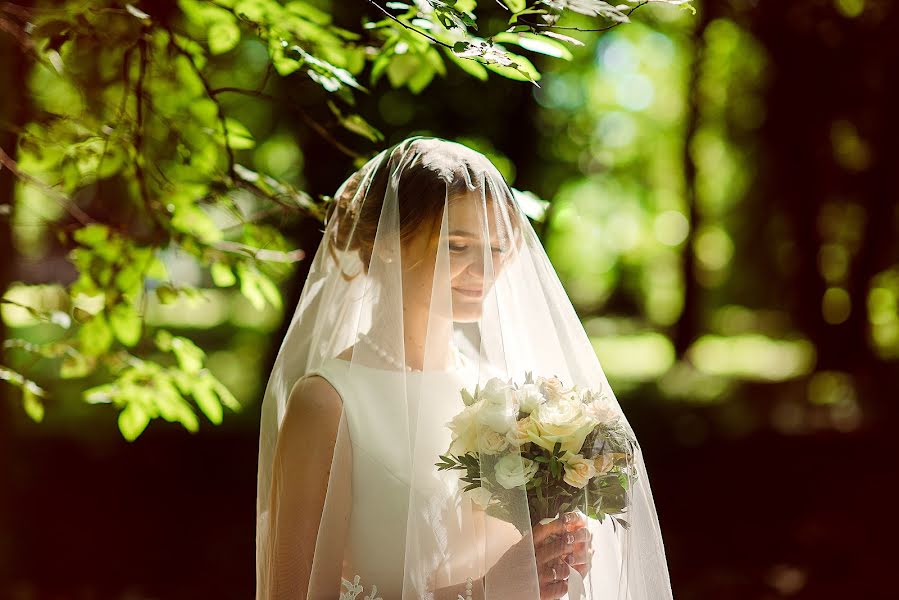 Fotógrafo de casamento Maksim Usik (zhlobin). Foto de 12 de agosto 2018