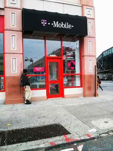 Cell Phone Store «T-Mobile», reviews and photos, 3202 Queens Blvd, Long Island City, NY 11101, USA