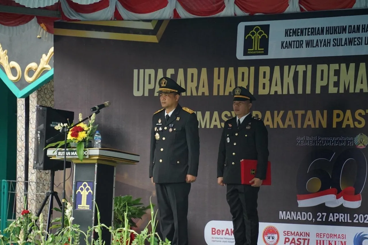 Plh. Kepala Kantor Wilayah Kemenkumham Sulawesi Utara John Batara mejadi inspektur upacara Hari Bakti Pemasyarakatan ke-60. (Foto istimewa)