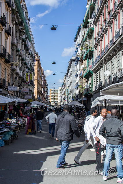 Napoli istasyonu civarı