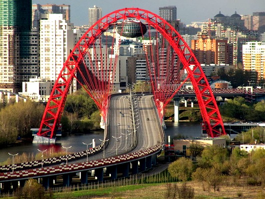 798px-Zhivopisny_Bridge_from_Krylatsky_Hills_2