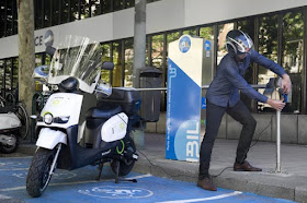 10 nuevos puntos de recarga de motos y cuadriciclos eléctricos en el centro de Madrid