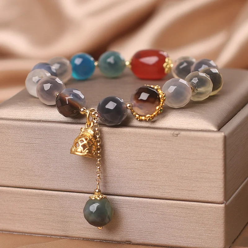 Hochwertiges Armband aus natürlichem Zuckerherz-Achat für Damen, leichter Luxus, stilvoller Begleiter für jeden Tag.