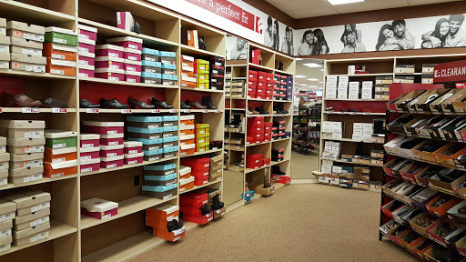 Shoe Store «Famous Footwear», reviews and photos, 141 US-130, Cinnaminson, NJ 08077, USA