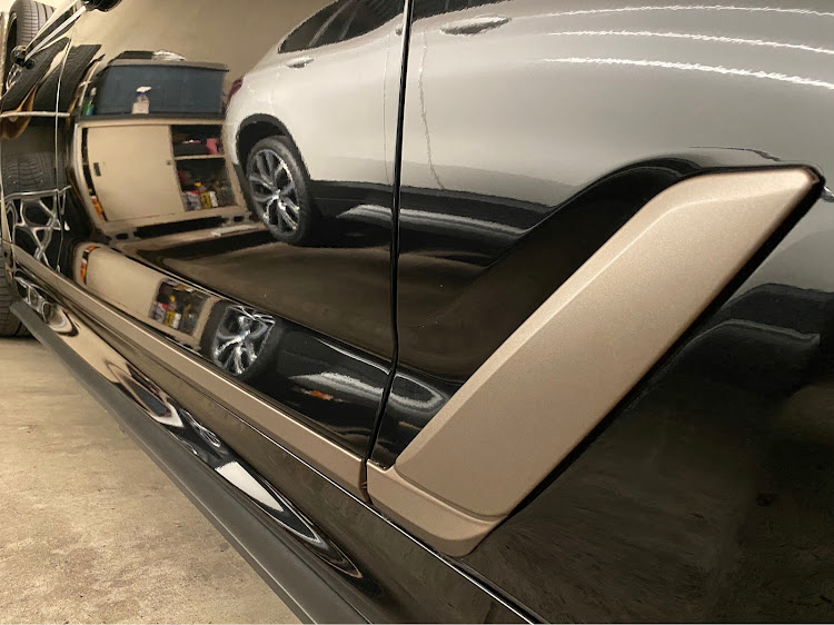 5シリーズ セダンのワンオフパーツ・G30・BMW・自作DIY・ラッピングに関するカスタム事例の投稿画像1枚目