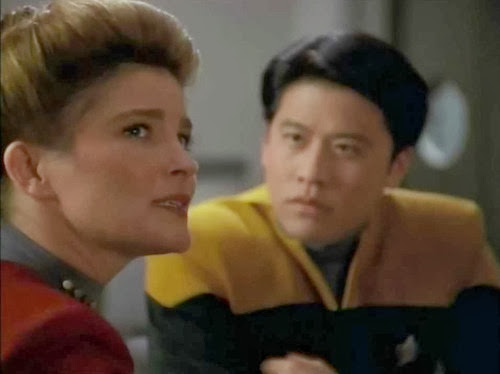 Star Trek: Voyager, 1x09