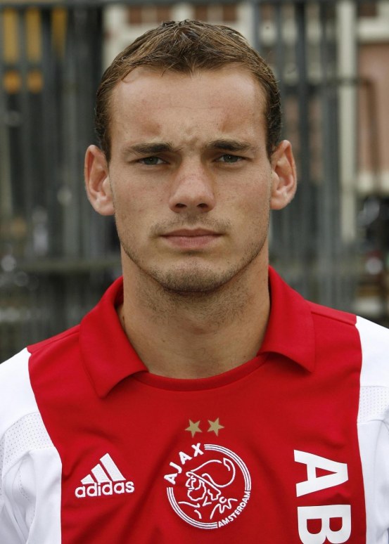 파일:external/cache23.fansshare.com/sneijder-fv-1914537879.jpg