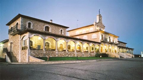 Fachada del edificio de Bodegas Arzuaga, Valladolid