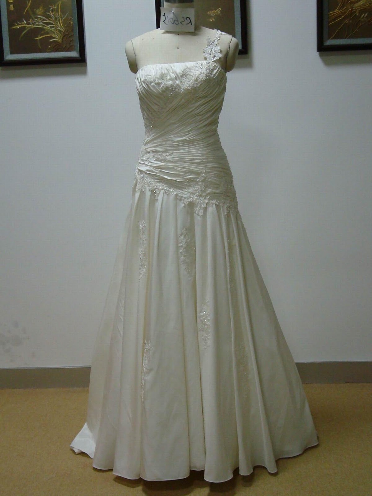 spanish lace wedding dresses