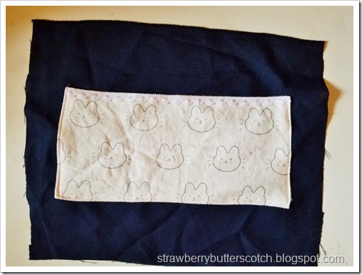 The pocket sewn on to one of the case pieces. The pocket sewn on to one of the case pieces.