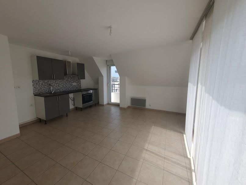 Location  appartement 3 pièces 67 m² à Perros-Guirec (22700), 900 €