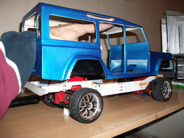 Un 4x4 défender pour RC DSCF1856