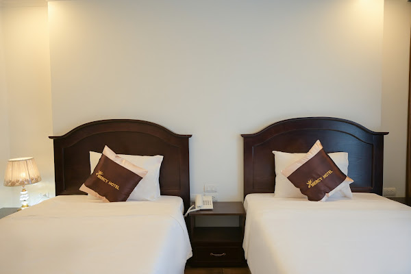 DELUXE DOUBLE ROOM