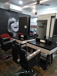 Salon Apple Law College Road photo 1