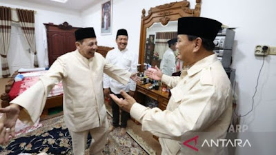 Silaturahmi pada Habib Luthfi, Prabowo Subianto Diberi Pesan Ini