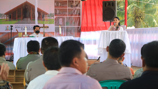 Peletakan Batu Pertama Gereja St. Paulus Pakuraya, Karolin Apresiasi Kekompakan Umat