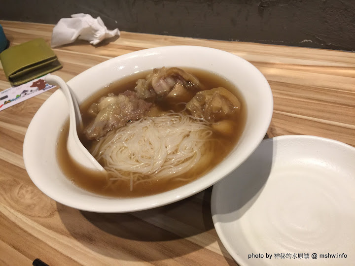 【食記】台中當歸鄉-豬油拌飯.當歸豬腳@北區科博館-捷運BRT中正國小 : 看了傻眼的份量...口味清淡普通的豬腳 中式 北區 區域 午餐 台中市 台式 小吃 捷運美食MRT&BRT 晚餐 豬腳 飲食/食記/吃吃喝喝 