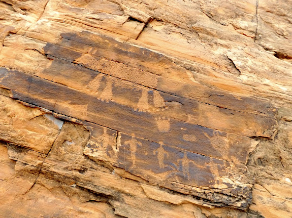 Bear petroglyph