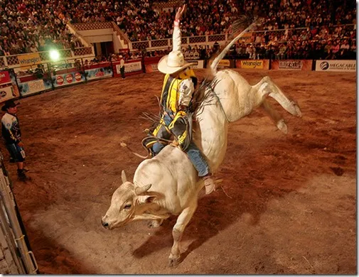 Cuernos Chuecos Arena Ciudad de Mexico 2016