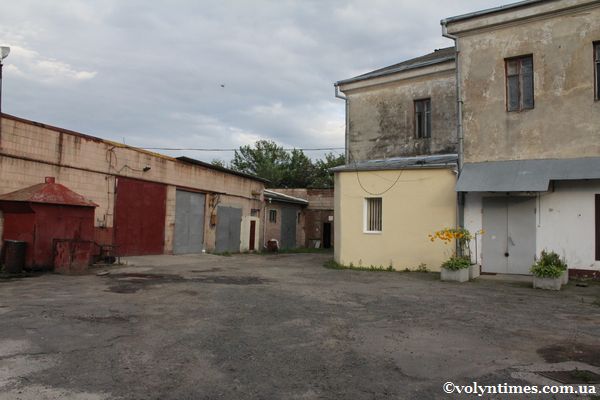 Східне подвір'я луцької тюрми.