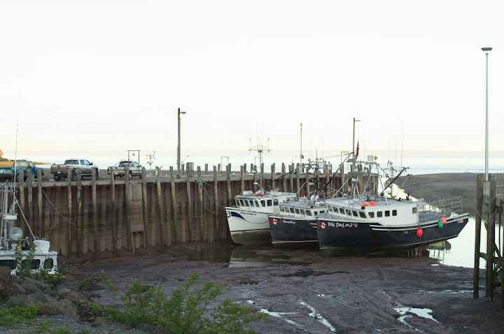 Alma, NB. Moment of low tide.