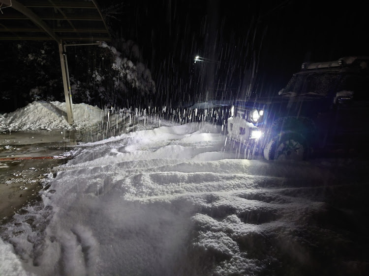 ジムニーのめっちゃ雪降った・群馬北部は30センチの積雪に関するカスタム事例の投稿画像1枚目