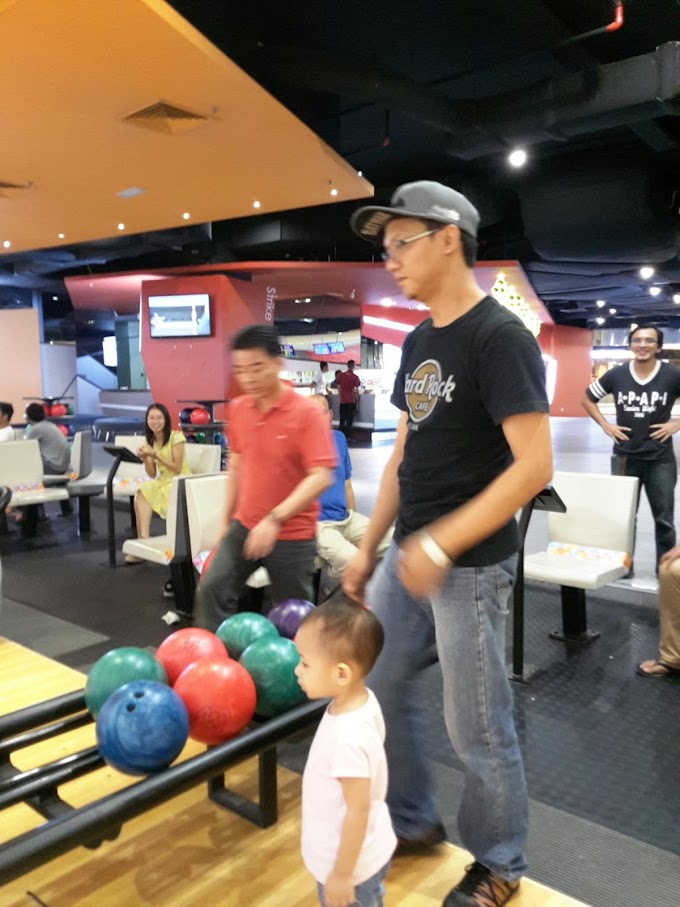 Bowling di IOI MALL Putrajaya Pengalaman Pertama Dhia dan Dzal 