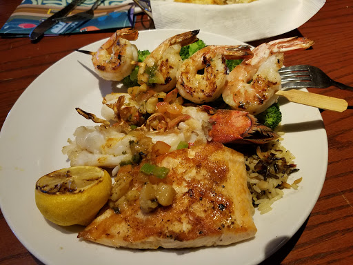 Seafood Restaurant «Red Lobster», reviews and photos, 163 Collins Rd NE, Cedar Rapids, IA 52402, USA