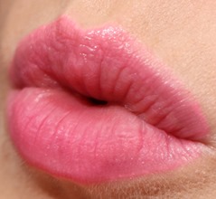 LipcheekLaPetiteRobeNoireGuerlain3