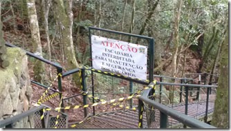 escadaria-em-manutencao