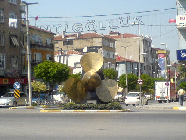 파일:external/upload.wikimedia.org/A.screw.of.yavuz.jpg