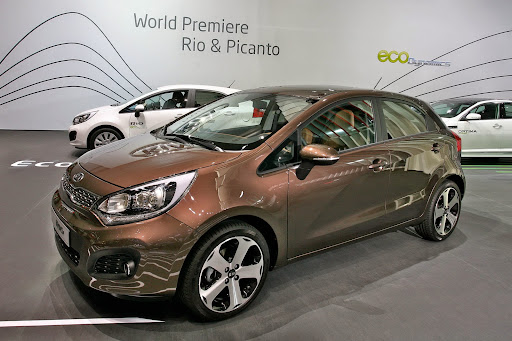 kia rio 2013 hatchback price