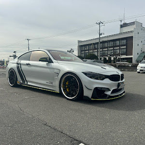 M4 クーペ F82