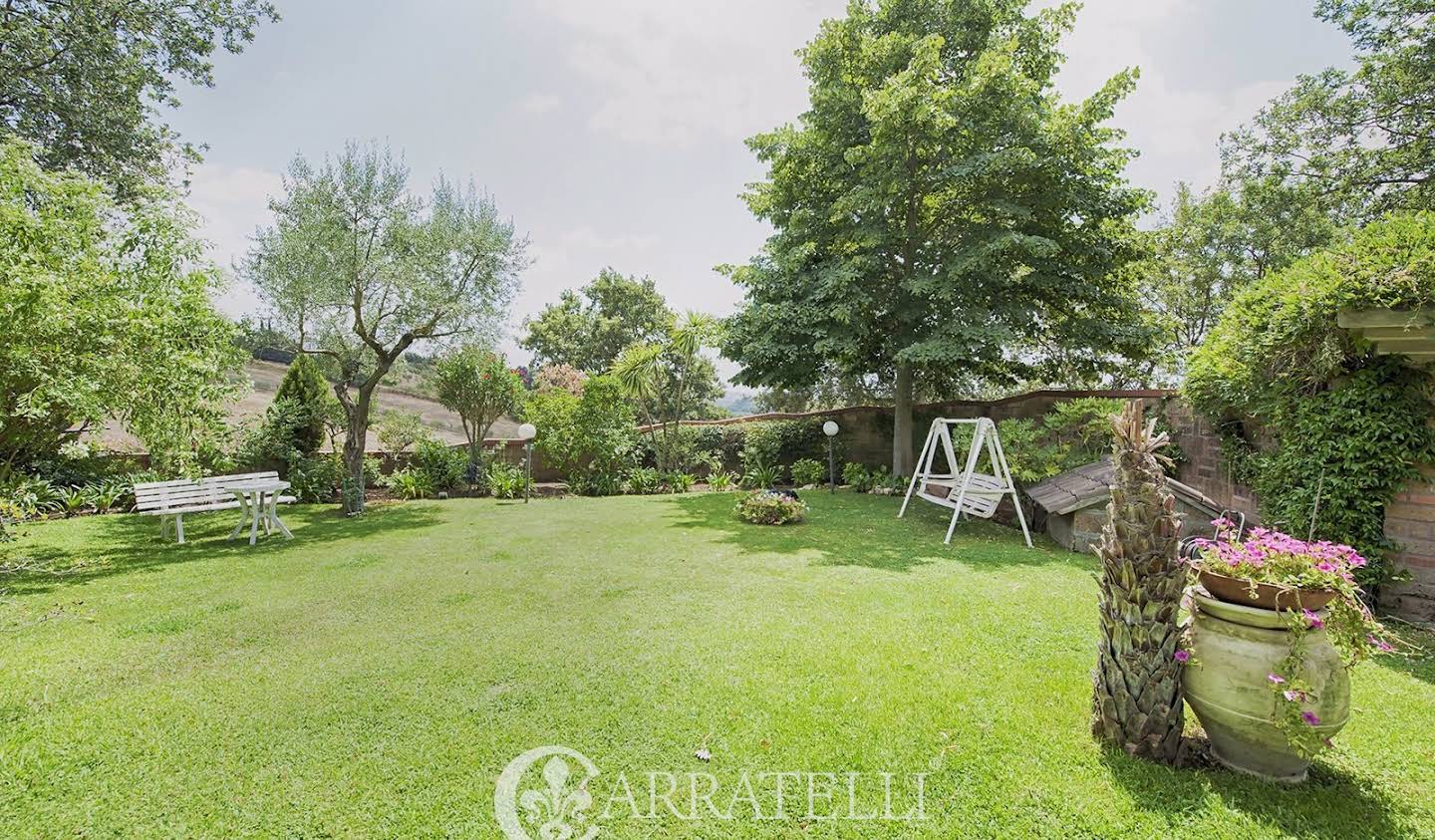 Villa with garden and terrace Rome