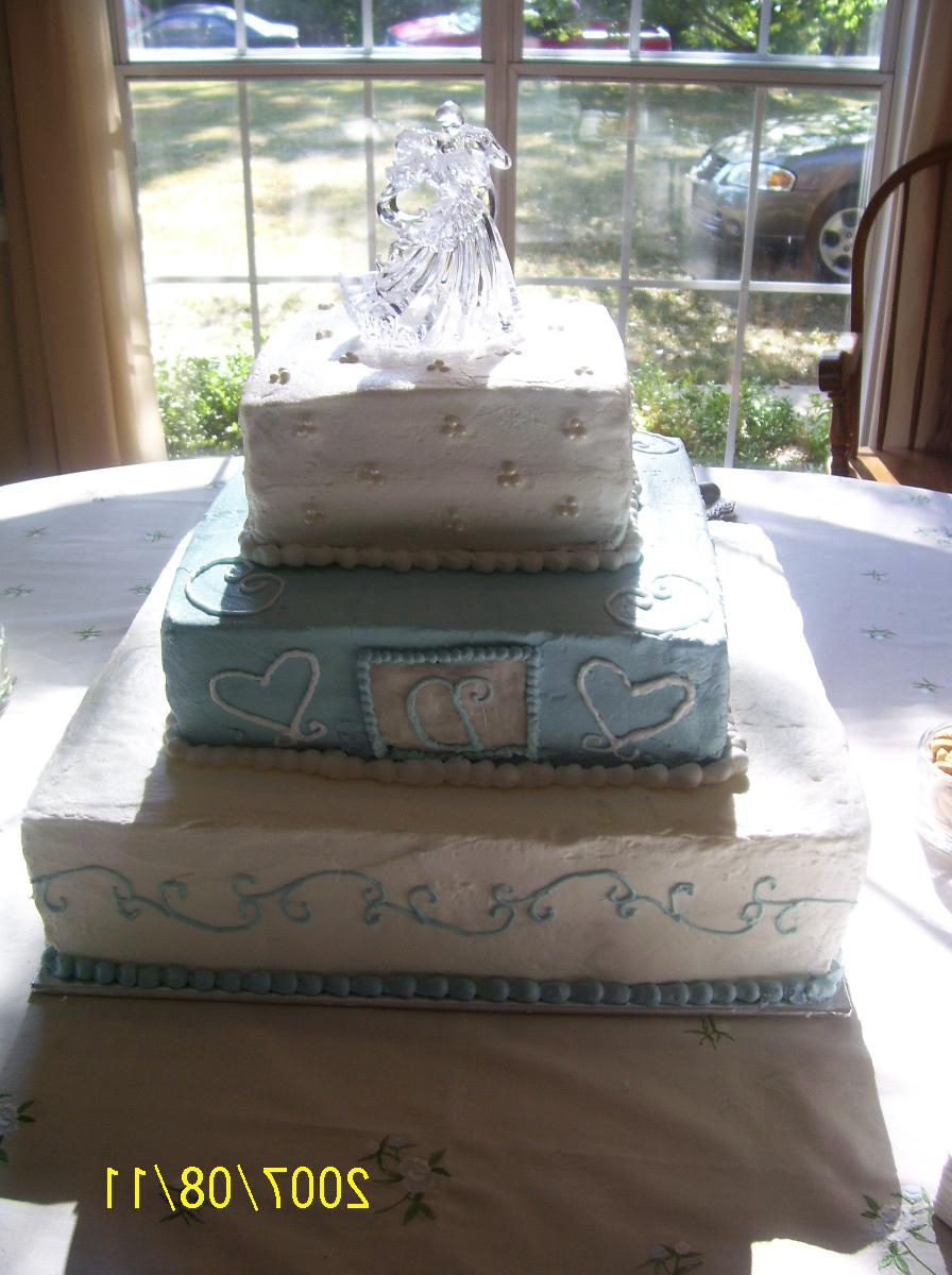 wedding cakes blue and white