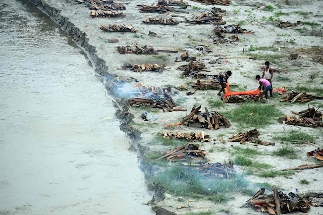 Banjir di Ganges menemukan ratusan mayat mangsa COVID-19