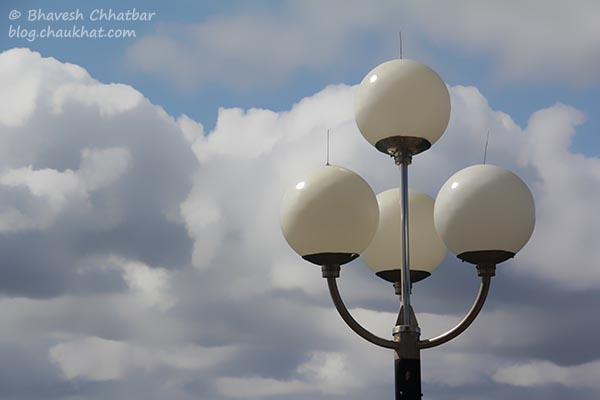 A lamp post at Frank Kitts Park at Wellington [New Zealand]