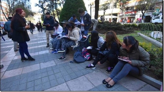 UPEA vuelve a clases en la calle y reiteran el ultimátum al Gobierno