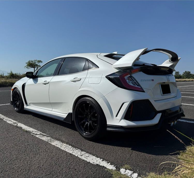 シビックのダウンサス・タナベ・シビック・FK7・FK8に関するカスタム事例の投稿画像3枚目