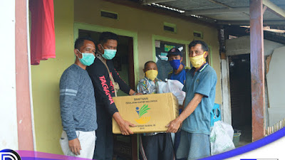 Rumah Warga Desa Ngembal Longsor, Tagana Dan Anggota DPRD Pasuruan Kirim Bantuan