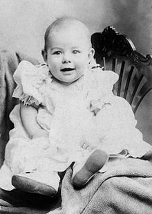 파일:external/upload.wikimedia.org/220px-ErnestHemingwayBabyPicture.jpg