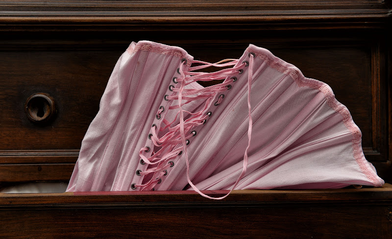 Pink corset di Diana Cimino Cocco