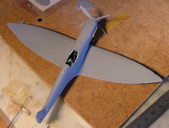 [AZmodel] Supermarine Spitfire Mk VII  - Page 2 DSCF6274