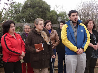 Firma entrega terrenos para Pavimentación