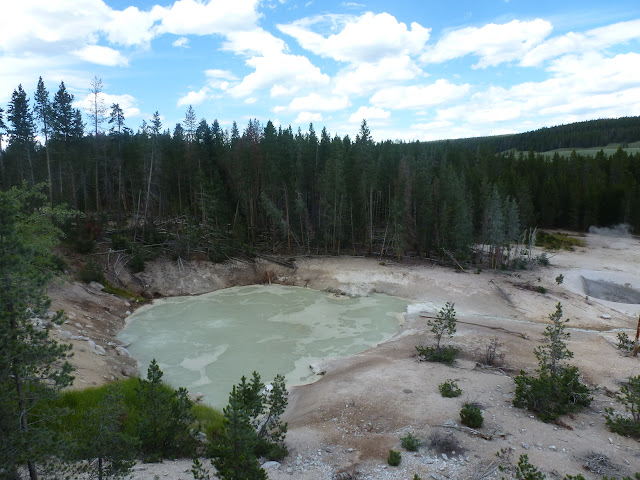 Valle Hayden. Mud Vulcano y Sulphur Caldron. Black Sand Basin.  13 de Julio. - LAS ROCOSAS DE CANADA. YELLOWSTONE Y GRAND TETON. (8)