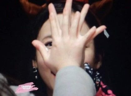 Miliki Tangan yang Besar dan Dinilai Indah, Nayeon TWICE Menjadi Perbincangan Hangat 4 download%2B%25288%2529