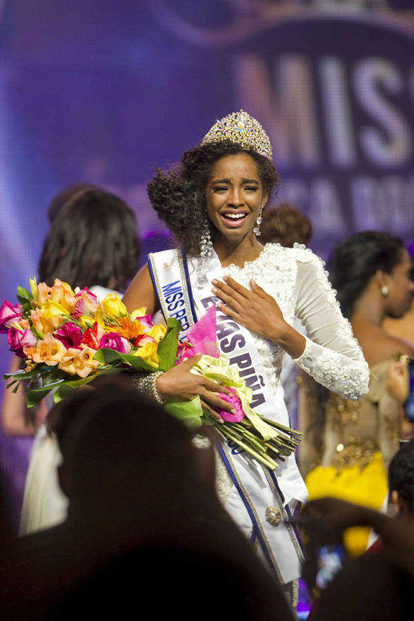 ★☆★☆★  Road to Miss Universe 2013 ★☆★☆★ - Page 3 Yaritza-Reyes-25-celebrates-crowned-Dominican