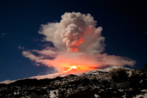 I più pericolosi vulcani del mondo si stanno risvegliando 13032952_xxl_etna_eruption_opt_36551