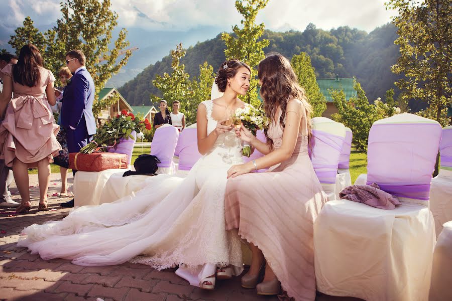 Fotógrafo de bodas Mila Abaturova (milatoy). Foto del 10 de mayo 2016